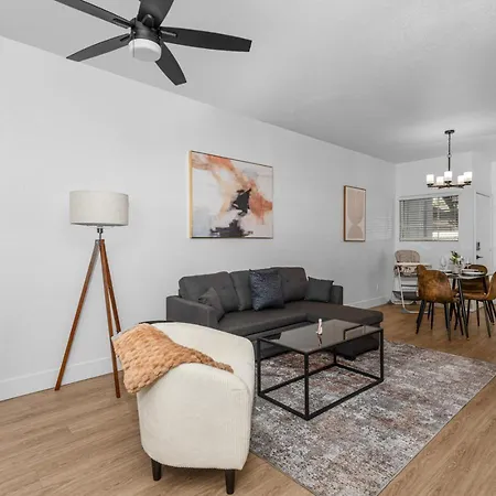 Charming 2Br-Pool, Yoga Rm, Gym, Cabanas, Bbqprkng